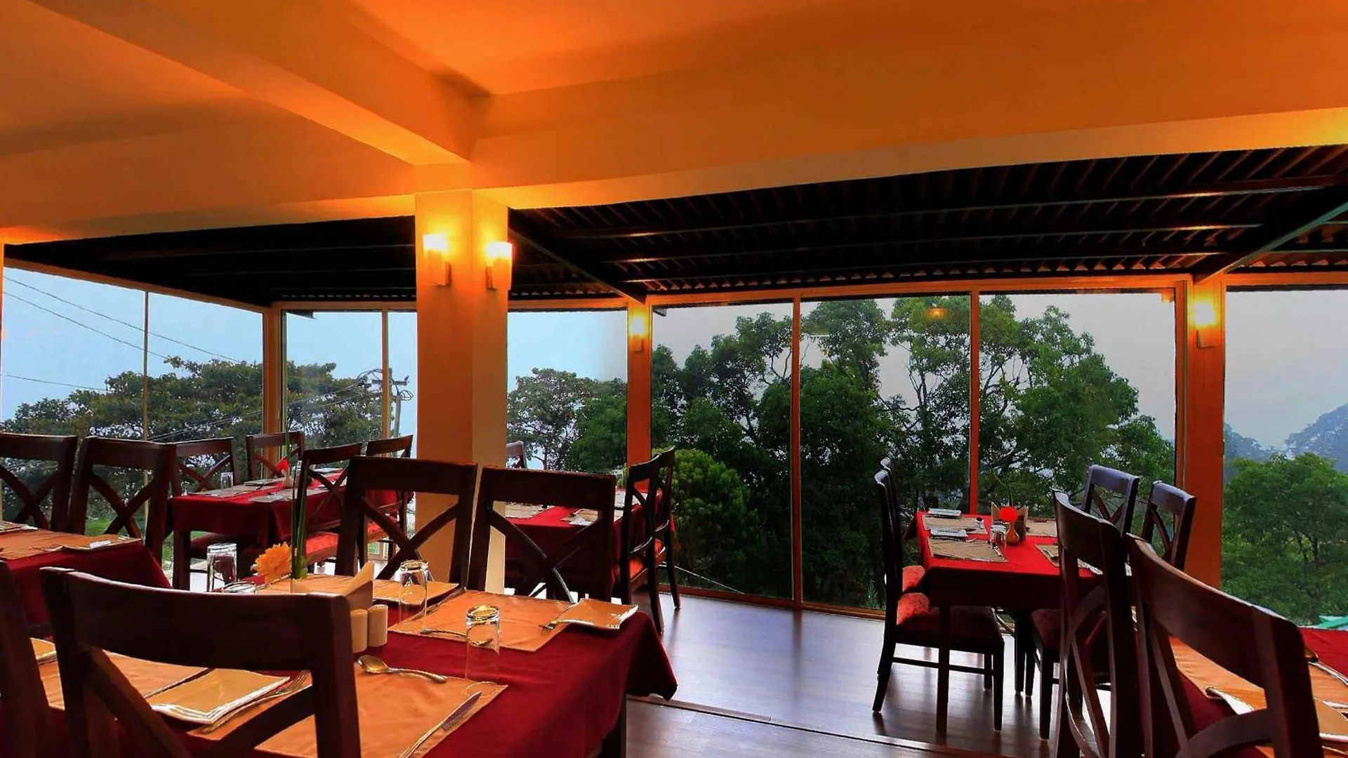 Deshadan Mountain Resort -The Highest Resort In Munnar 4*,